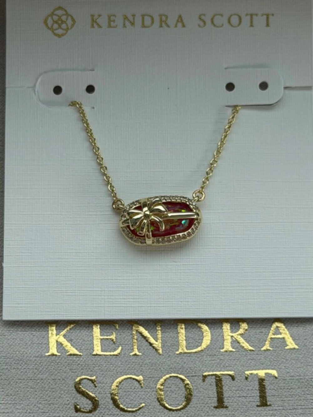 Kendra Scot pendant necklace